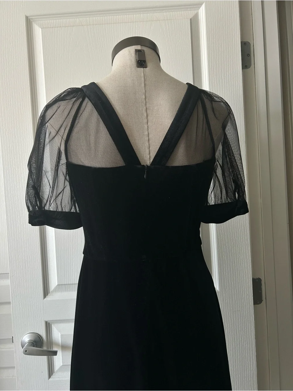 Maggy London chic black